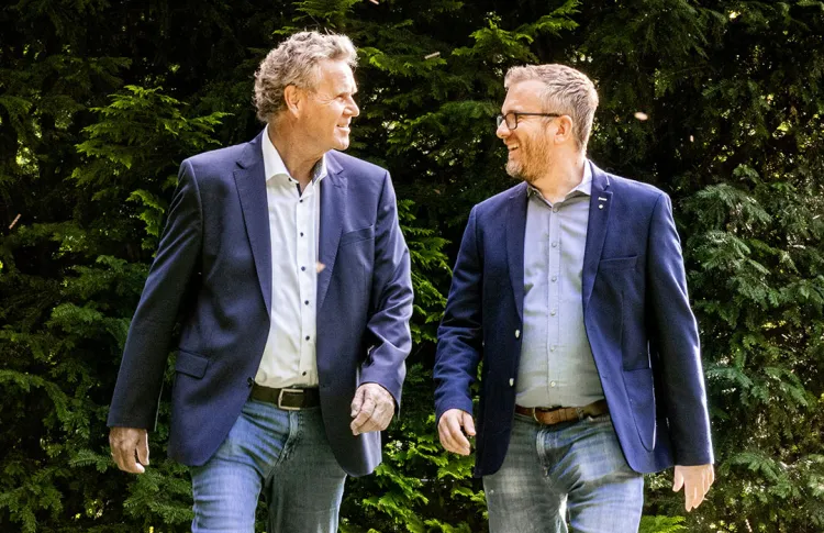 Parteivorsitzender Konrad Lübbe und der parteilose Bürgermeisterkandidat Timo Vetter